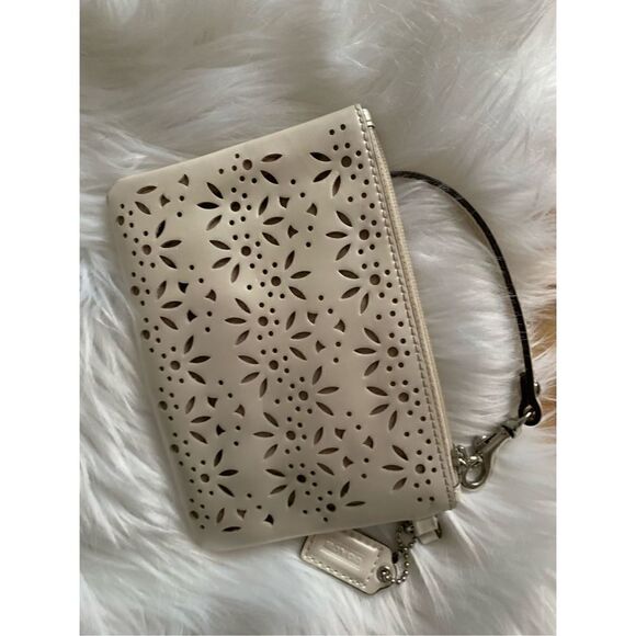 Coach wristlet small white - Picture 2 of 6